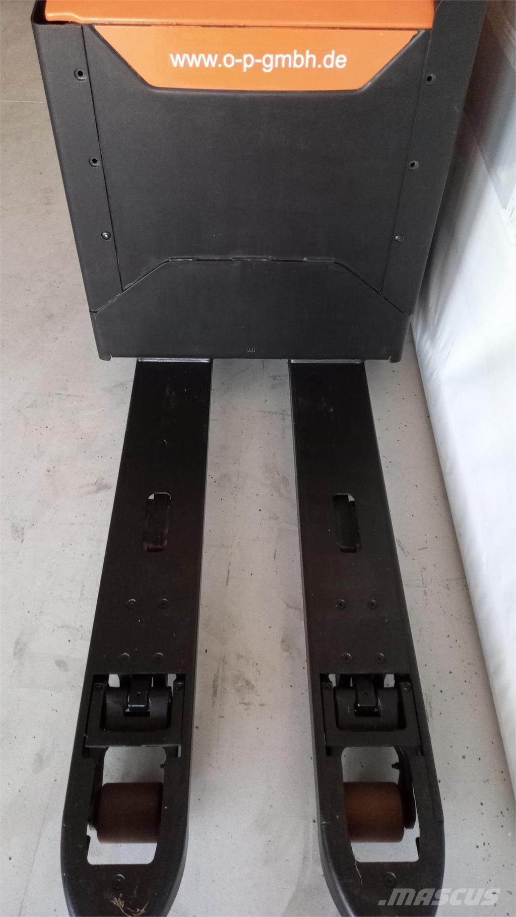 Toyota LPE 200 معدات التكديس الجوالة