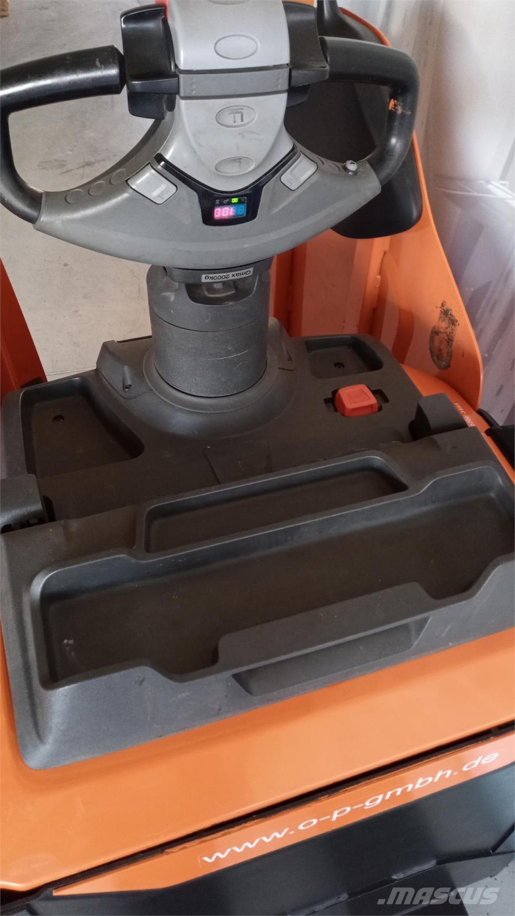 Toyota LPE 200 معدات التكديس الجوالة