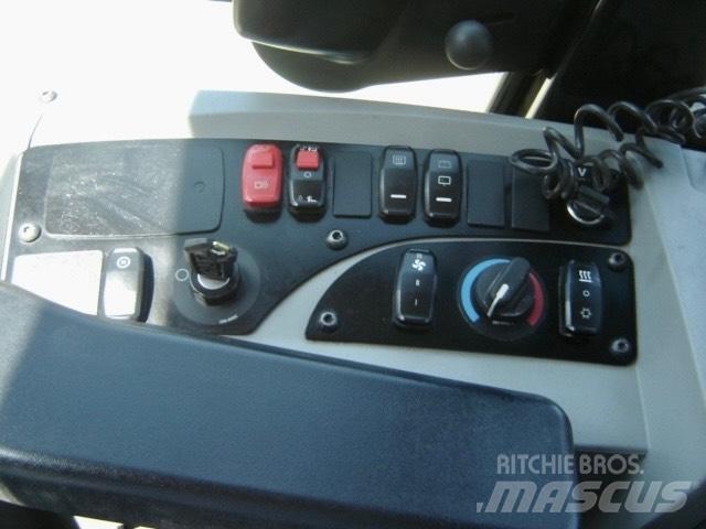 CAT 906 M لوادر بعجل