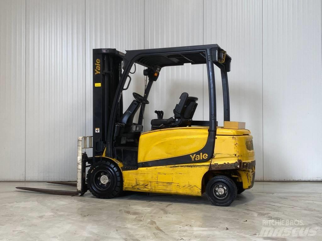 Yale ERP35VL شاحنات ذات رافعات شوكية تعمل بالكهرباء