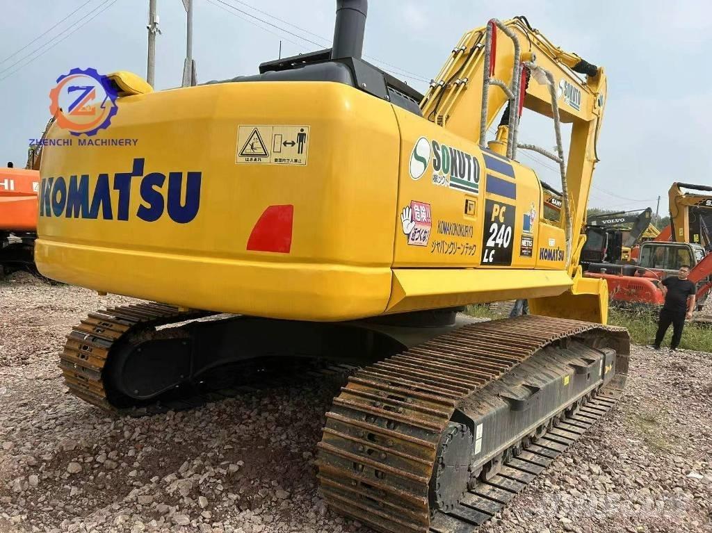 Komatsu PC 240-8 حفارات زحافة