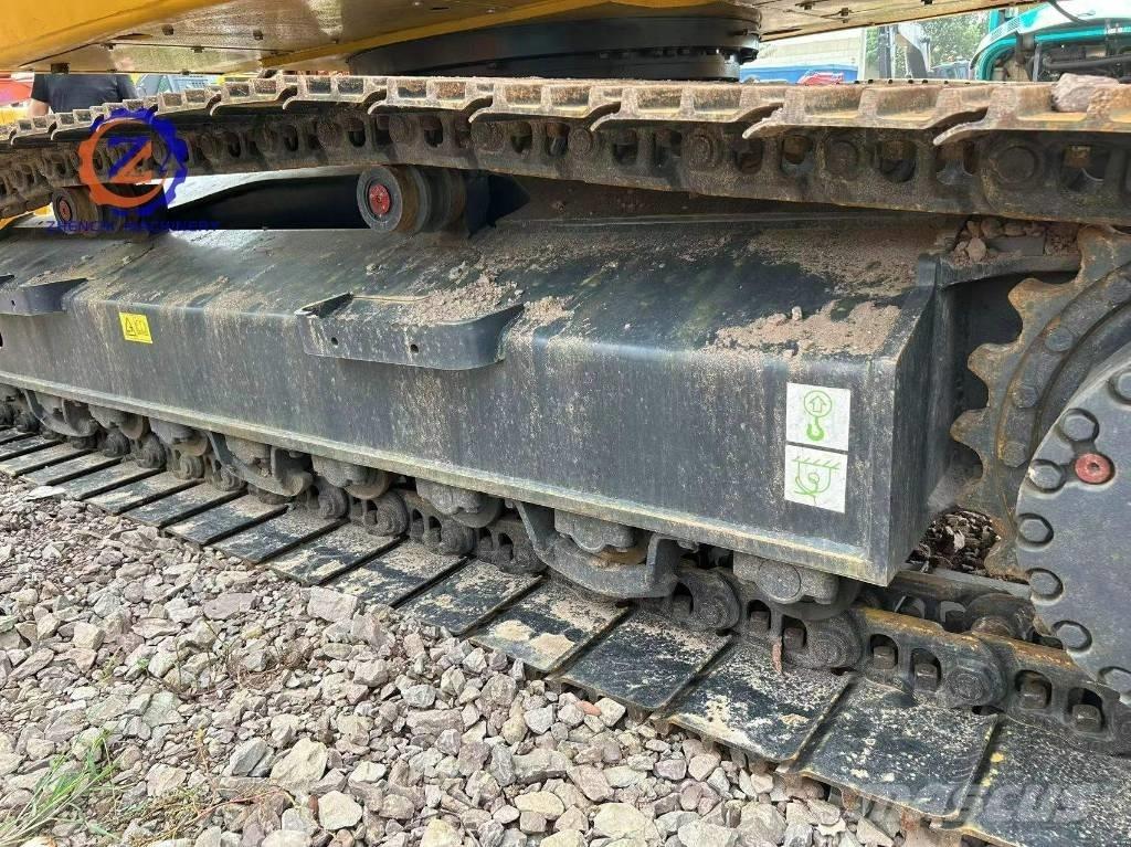 Komatsu PC 240-8 حفارات زحافة