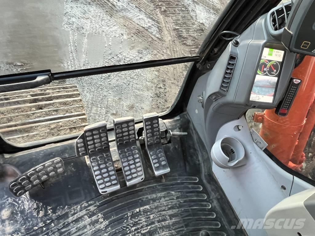 Hitachi ZX 250 LC-5B حفارات زحافة