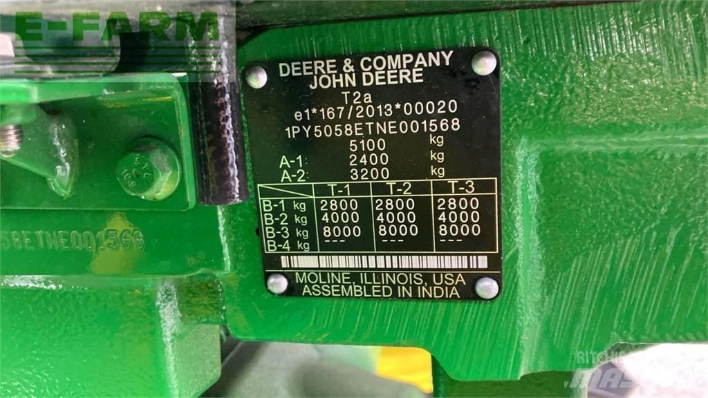 John Deere 5058E الجرارات