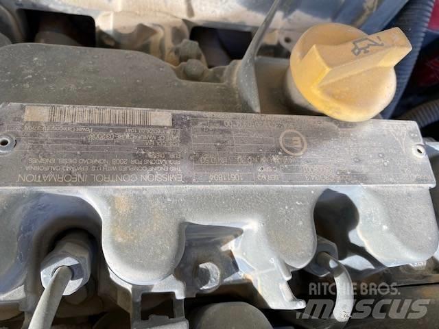 Dynapac CC 142 مداحل ثنائية الاسطوانة