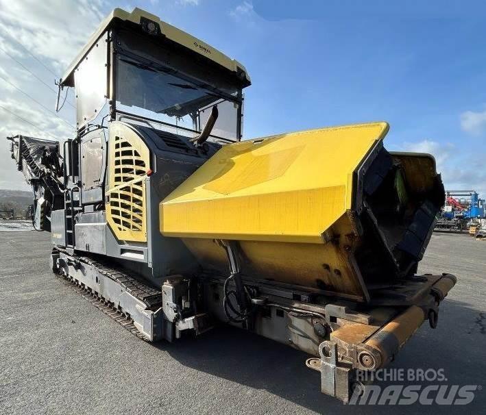 Bomag BMF 2500 S معدات السفلتة
