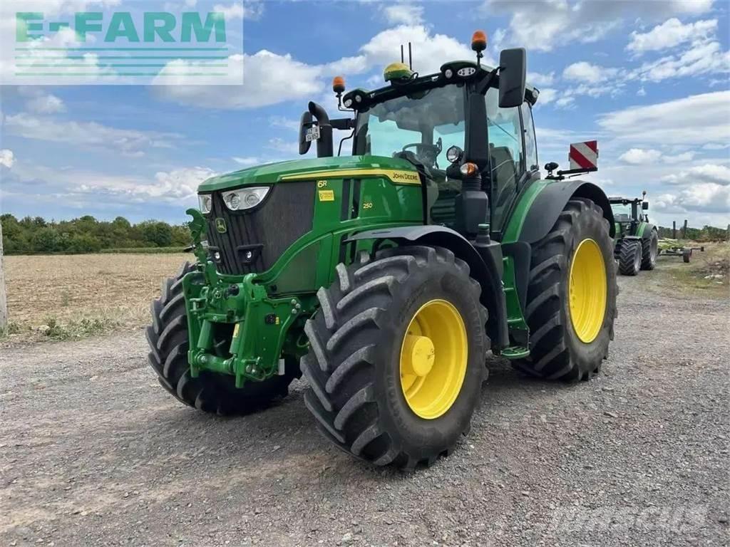 John Deere 6r 250 الجرارات