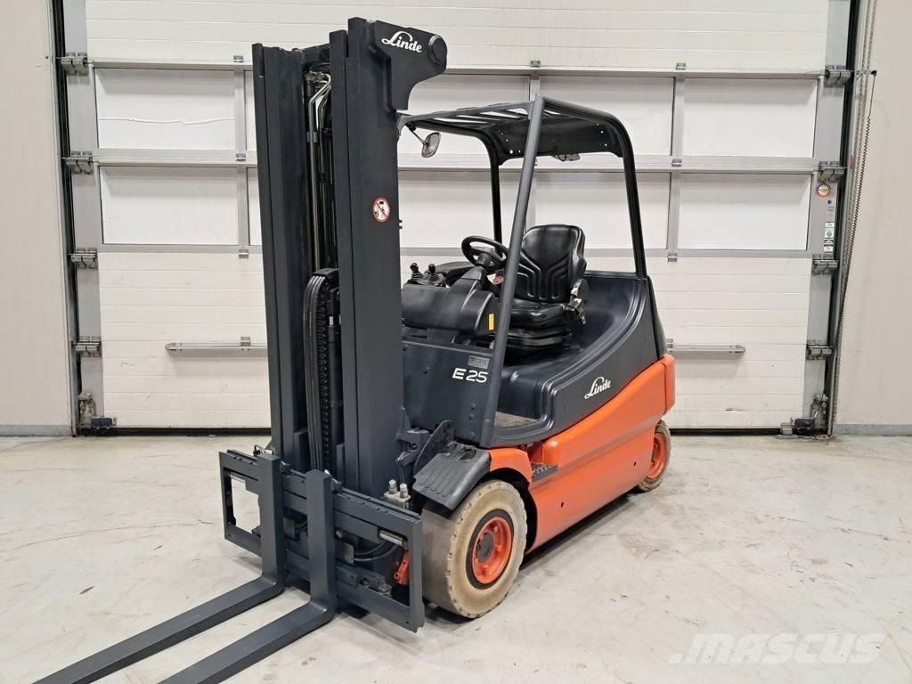 Linde E25/02 شاحنات ذات رافعات شوكية تعمل بالكهرباء