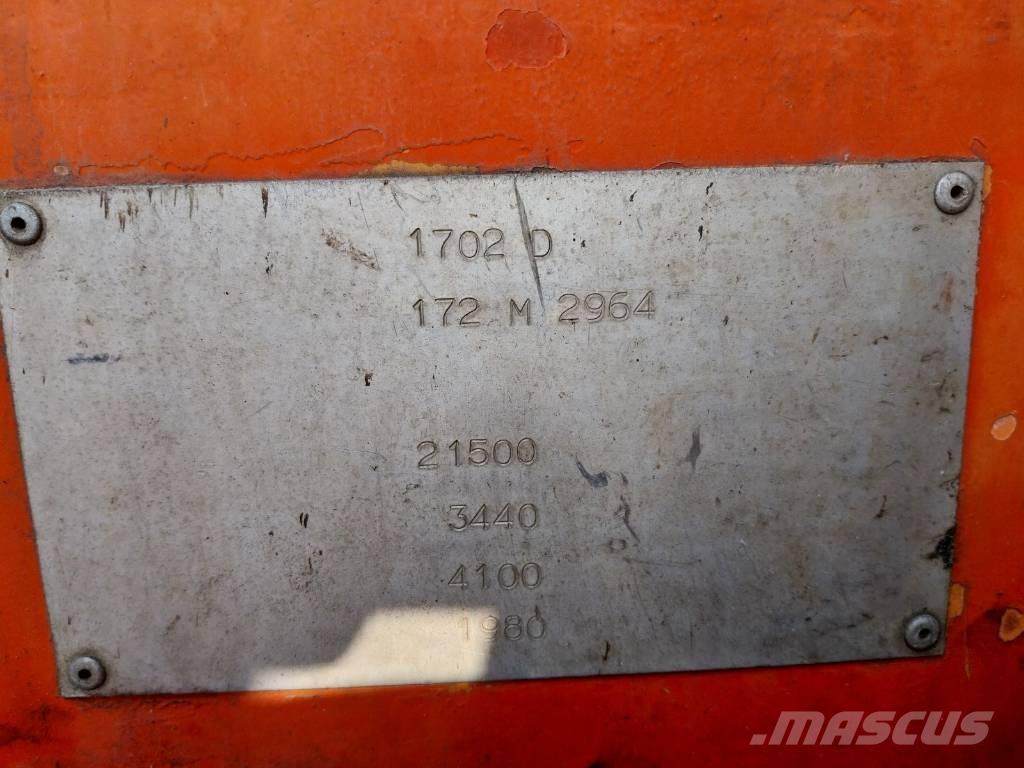 Atlas 1702 D حفارات بعجل