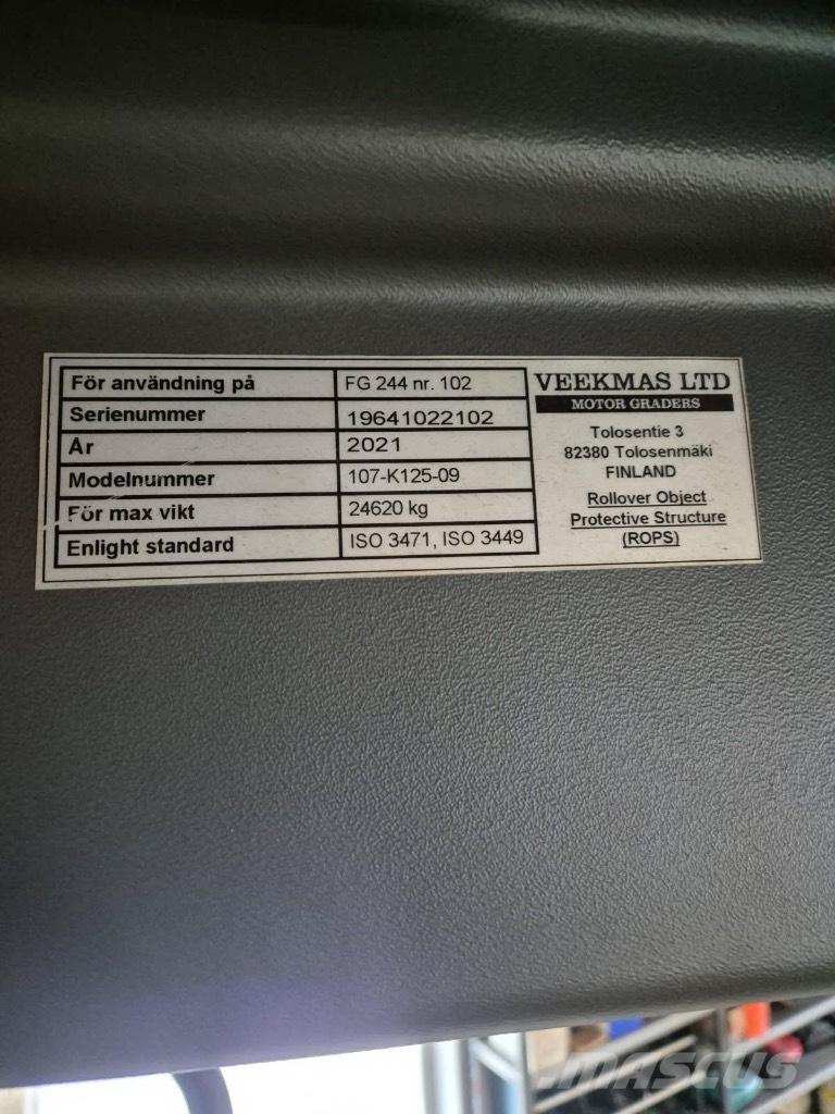 Veekmas FG 244 معدات تمهيد الطرق