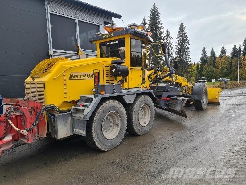 Veekmas FG 244 معدات تمهيد الطرق