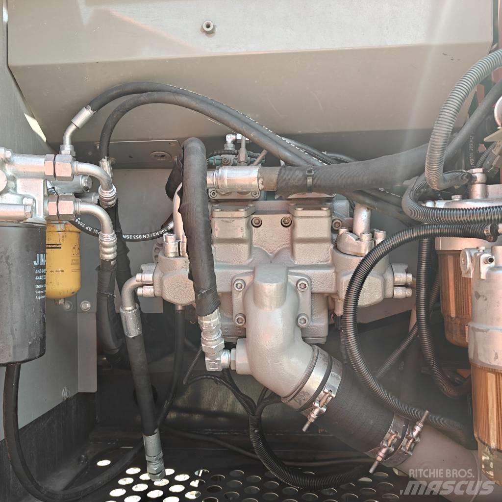 Hitachi 200-3 حفارات زحافة