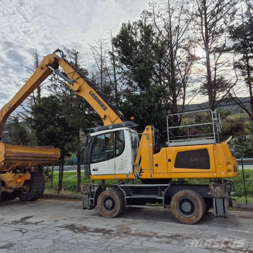 Liebherr LH 30 M مناولات المخلفات / مناولات صناعية