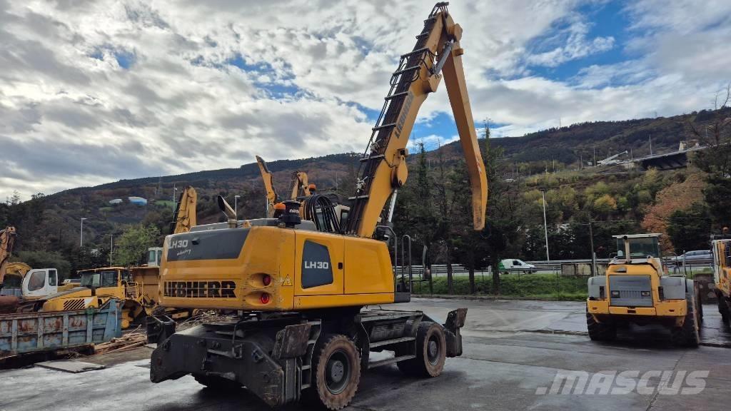 Liebherr LH 30 M مناولات المخلفات / مناولات صناعية