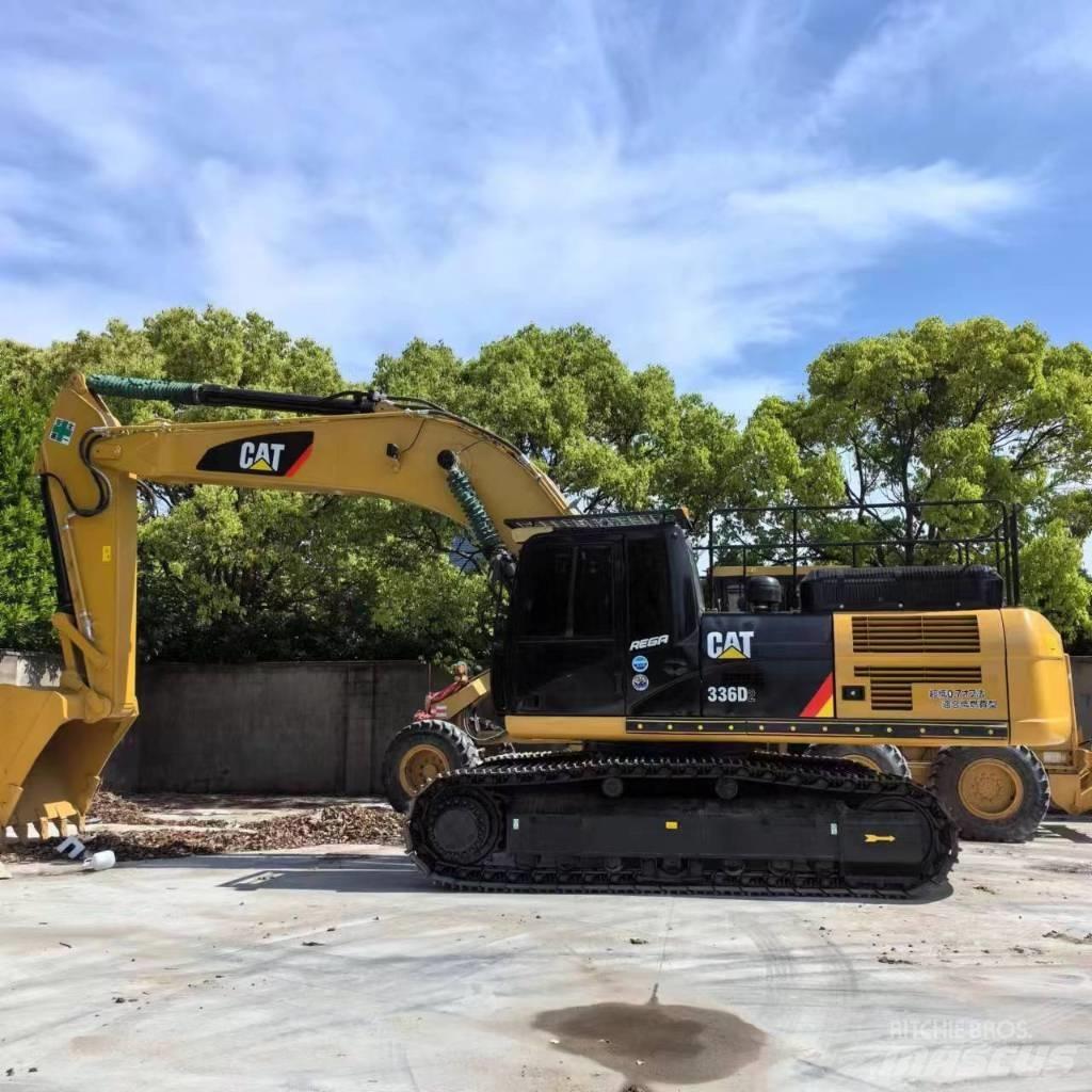 CAT 336 D حفارات زحافة