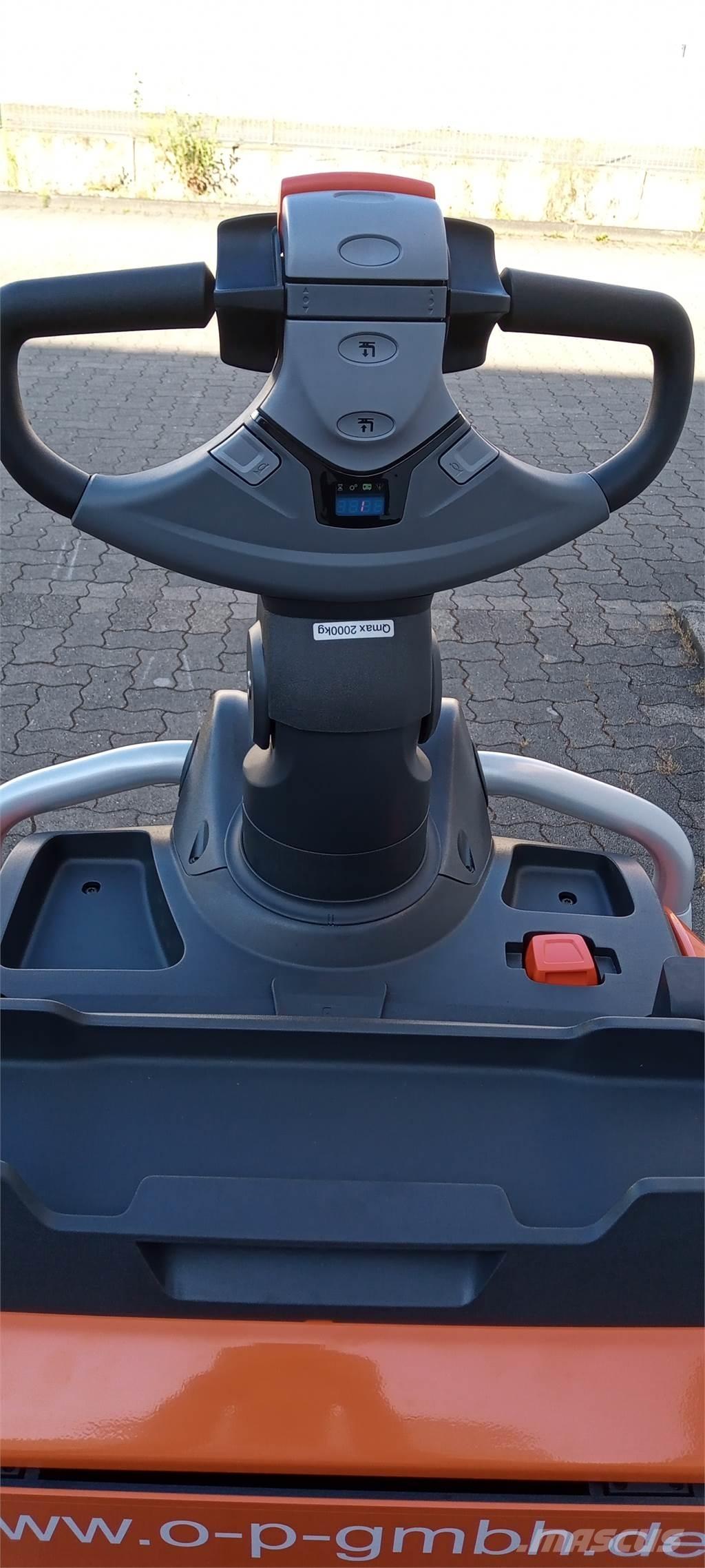 Toyota LPE200 معدات الرفع منخفض المستوى