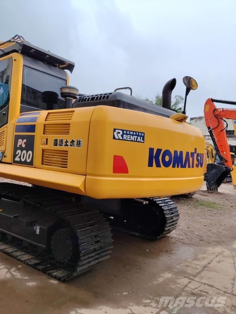 Komatsu PC 200-8 حفارات زحافة