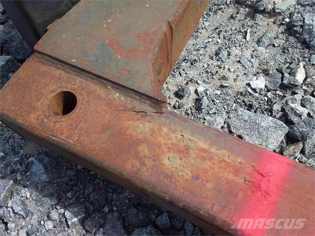 Valmet 890 مكونات أخرى