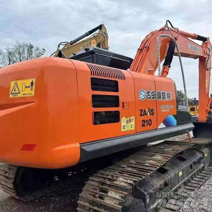 Hitachi ZX210 حفارات زحافة