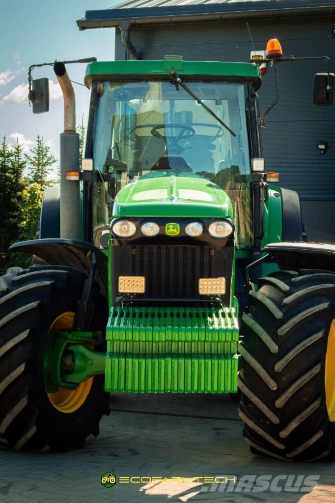 John Deere 8220 الجرارات