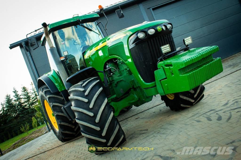 John Deere 8220 الجرارات