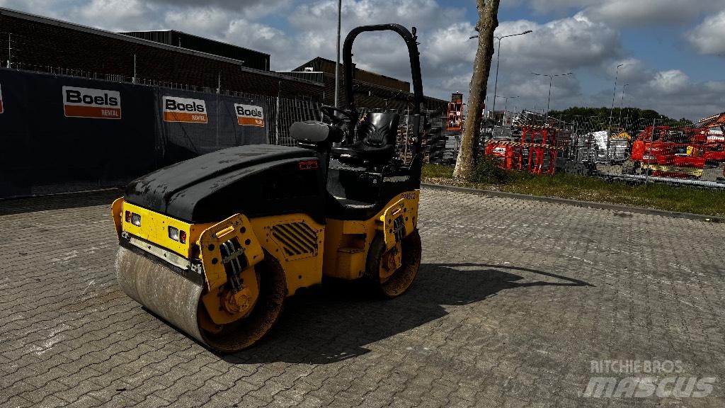 Bomag BW 125 AD-4 مداحل ثنائية الاسطوانة