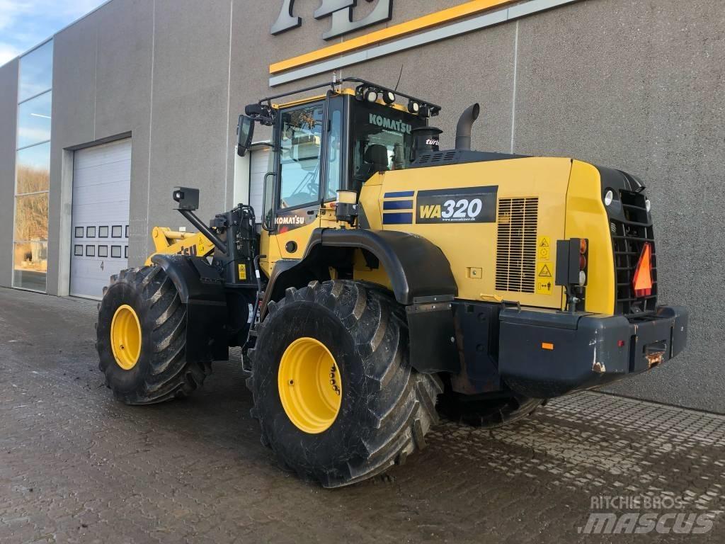 Komatsu WA 320-8 لوادر بعجل