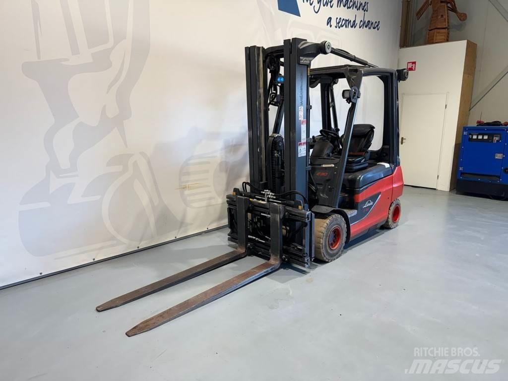 Linde E30-01 شاحنات ذات رافعات شوكية تعمل بالكهرباء