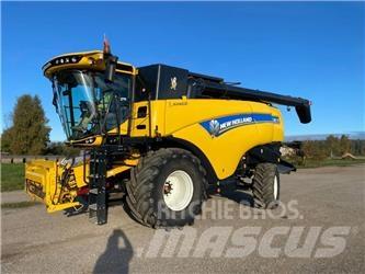 New Holland CX 8.70 حصادات