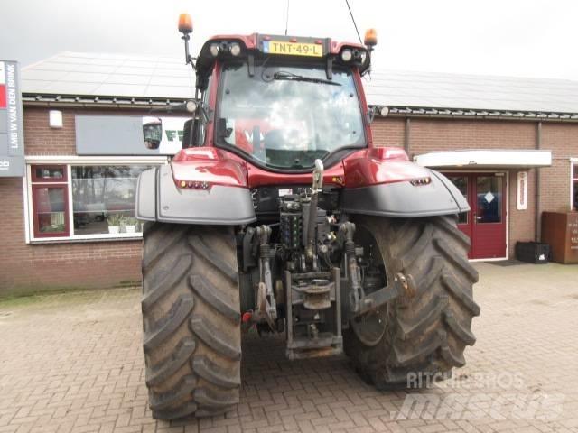 Valtra T174 VERSU الجرارات