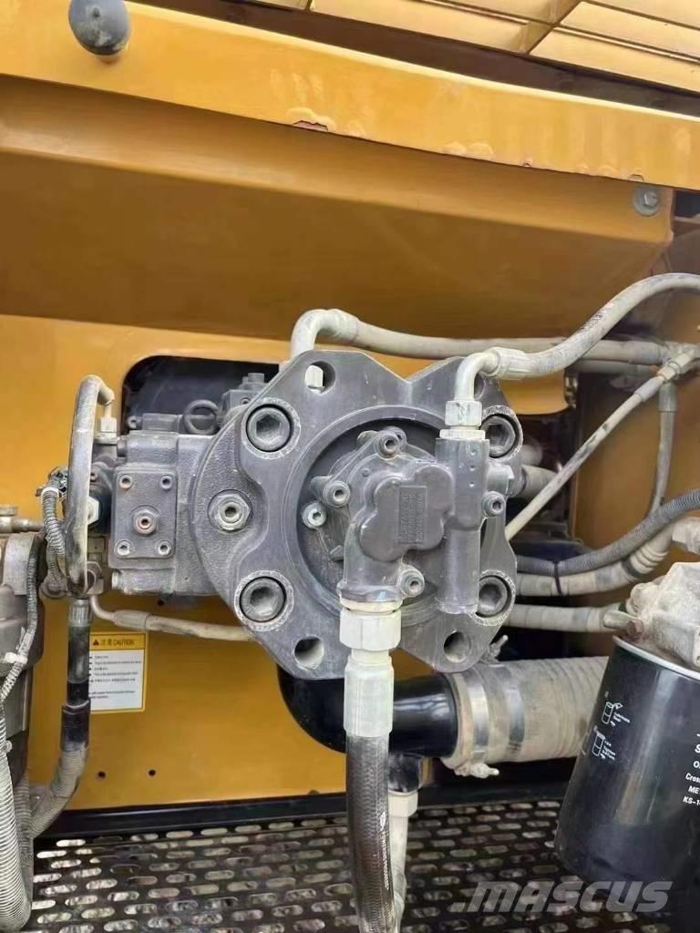 Sany SY 215 C-pro حفارات زحافة