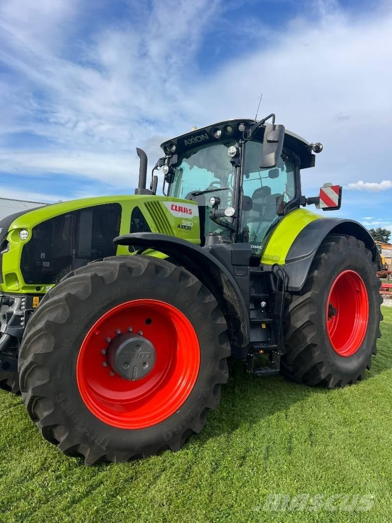 CLAAS AXION 930 الجرارات