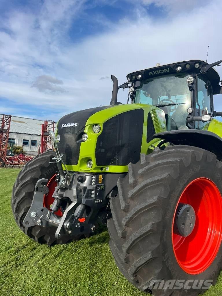 CLAAS AXION 930 الجرارات