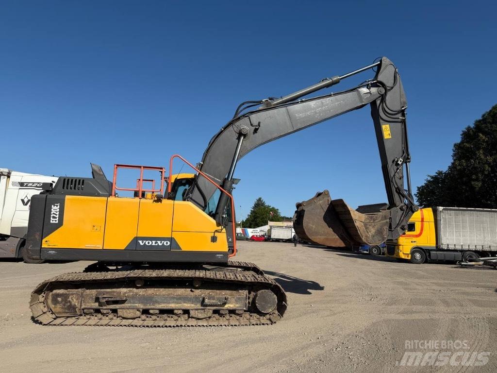 Volvo EC220 EL حفارات زحافة