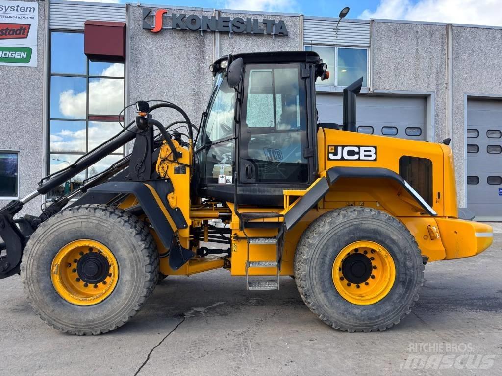 JCB 437 HT لوادر بعجل