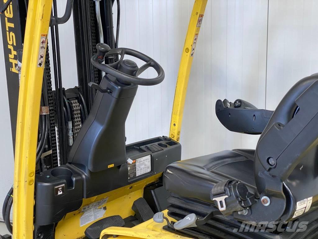 Hyster J2.0XNT LWB شاحنات ذات رافعات شوكية تعمل بالكهرباء
