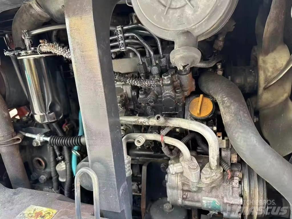 Hitachi ZX 50 U حفارات زحافة