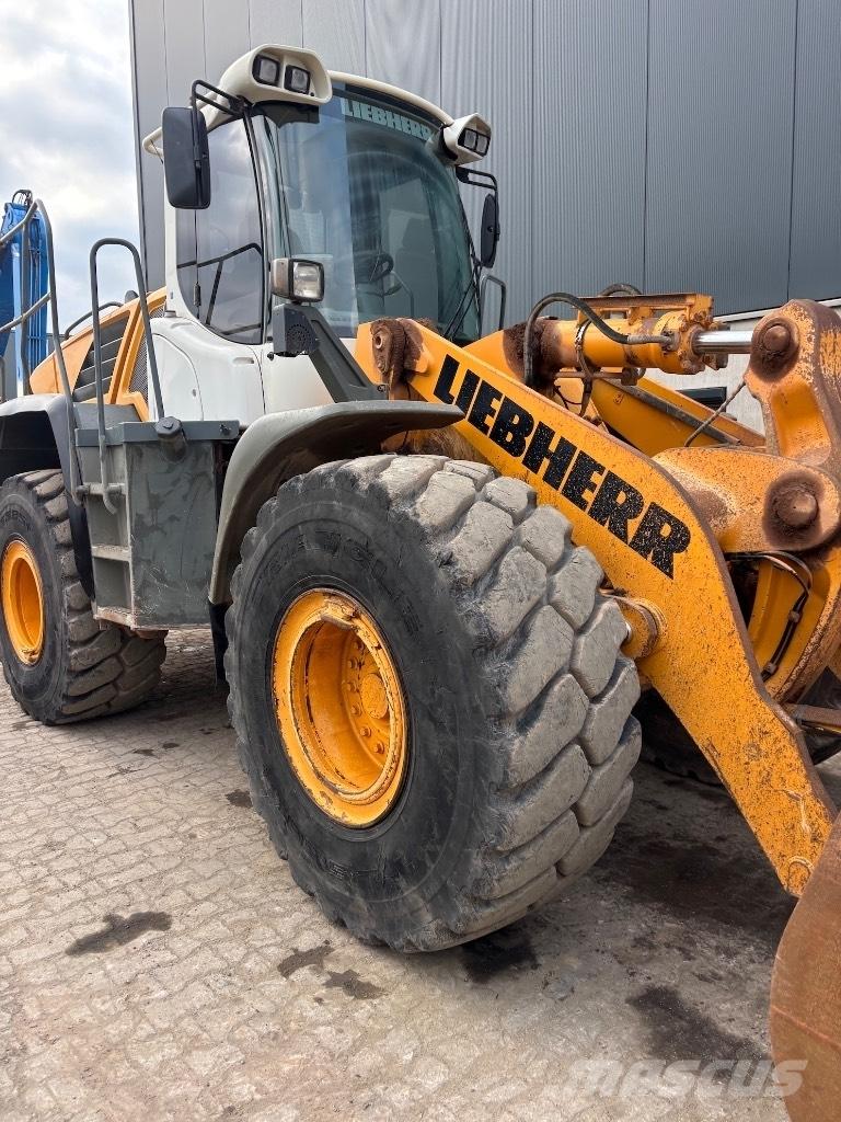 Liebherr L 550 لوادر بعجل
