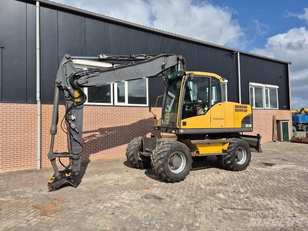 Volvo EW160C حفارات بعجل