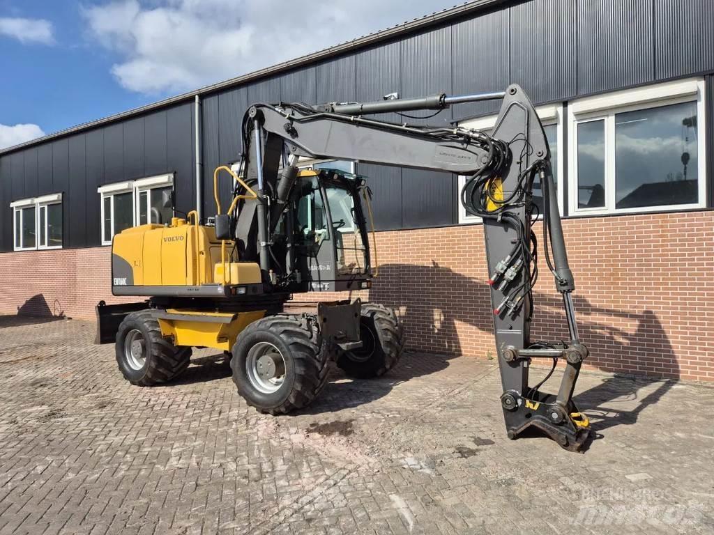 Volvo EW160C حفارات بعجل