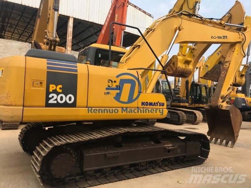 Komatsu PC200-7 حفارات زحافة