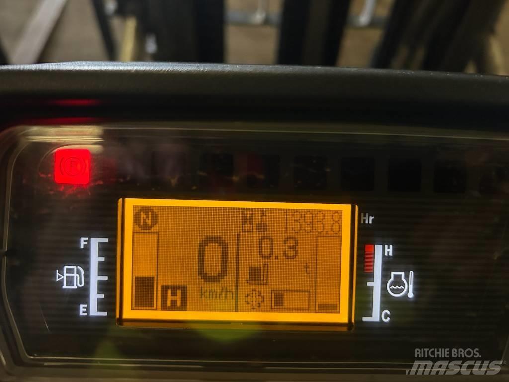 CAT DP 30 N شاحنات الديزل
