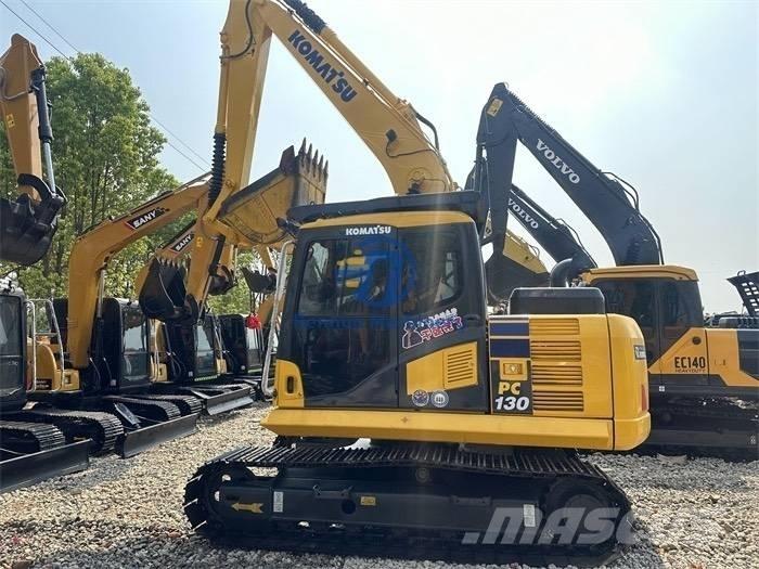 Komatsu PC 130 حفارات زحافة