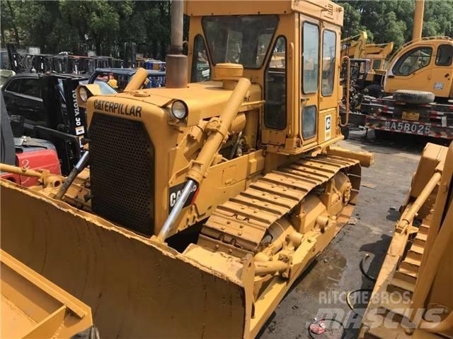 CAT D6D بلدوزرات مجنزرة