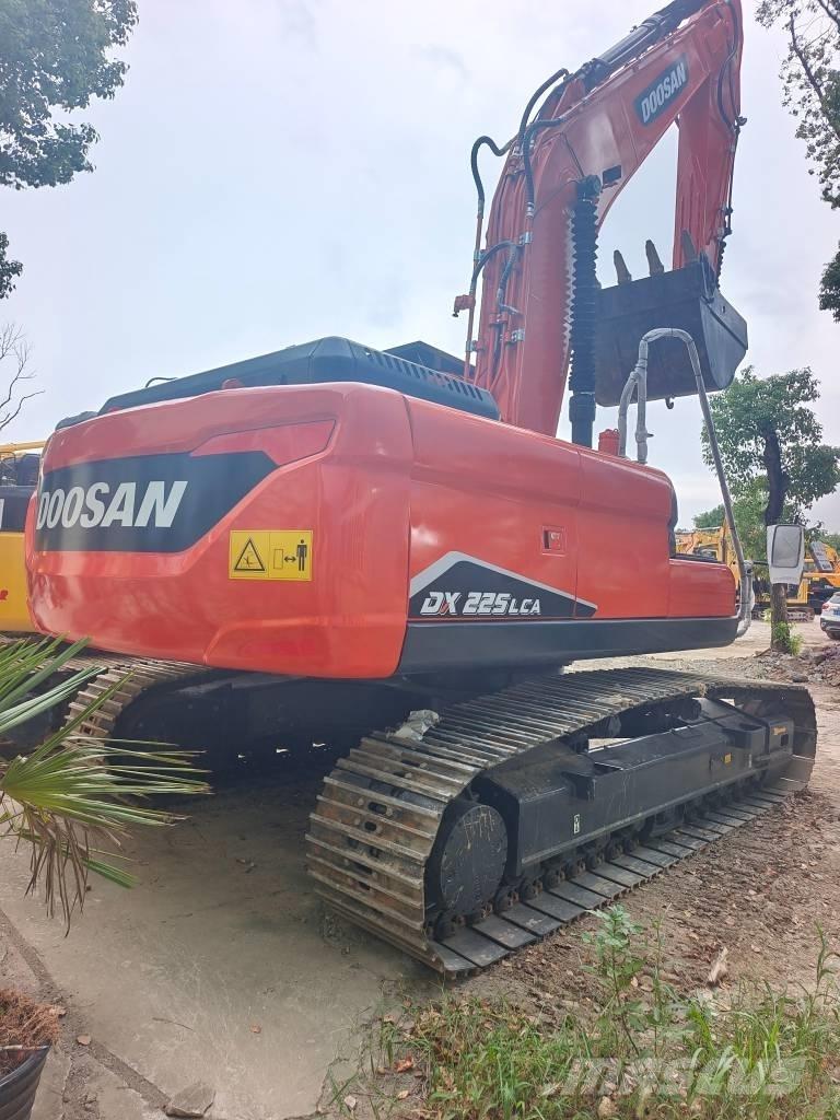 Doosan DX 225LC-9C حفارات زحافة