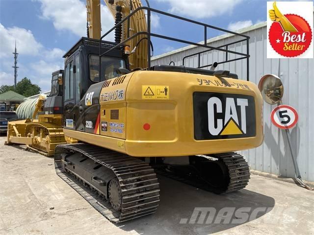 CAT 320 D حفارات زحافة
