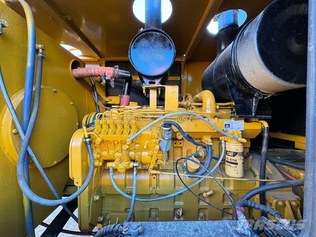 CAT 140 H معدات تمهيد الطرق