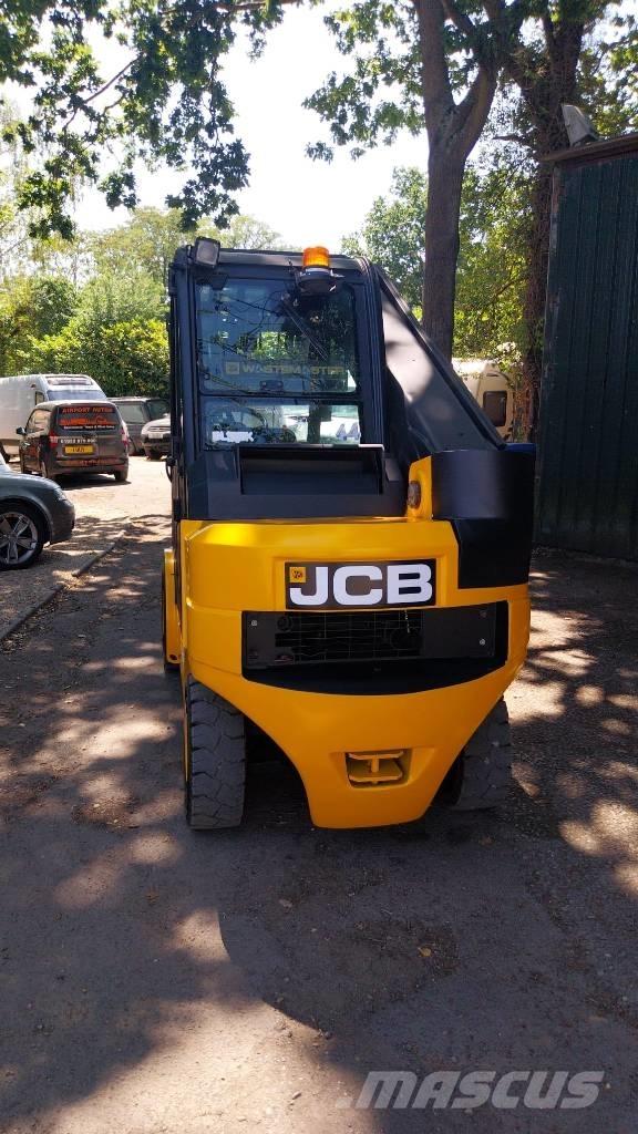 JCB TLT 35 D مناولات متداخلة