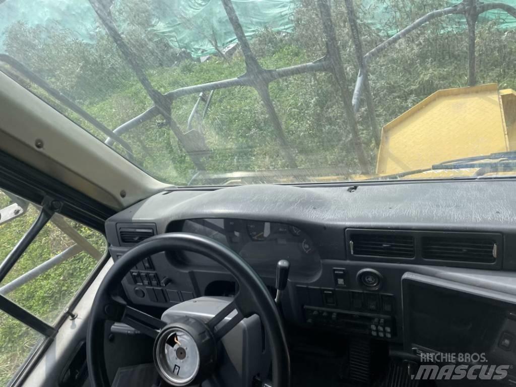 Komatsu HD 605-7 شاحنات المخلفات الصلبة
