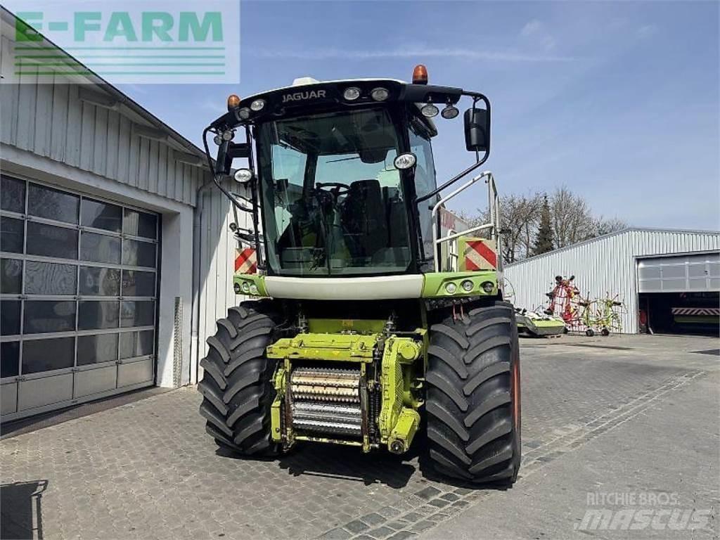 CLAAS jaguar 950 علافات ذاتية الدفع